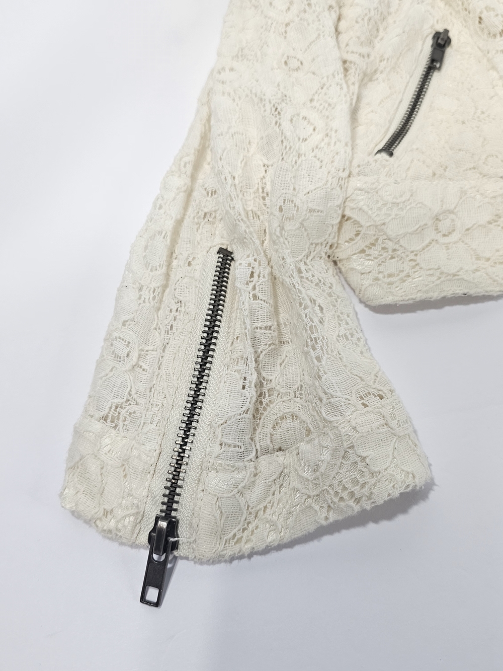 Y2K Dani Ivory Lace Moto Jacket Women's Sz  M Cropped 3/4 Sleeve Biker Boho Chic - Picture 12 of 15
